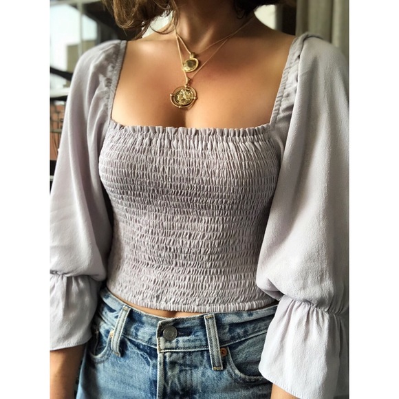 Last 1✨🆕Leighton Gray Puff Sleeve Smocked Top - Picture 4 of 8